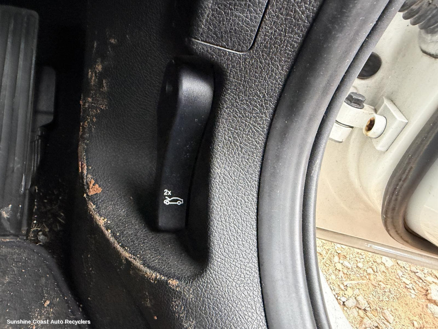 2012 Bmw 3 Series Bonnet Release