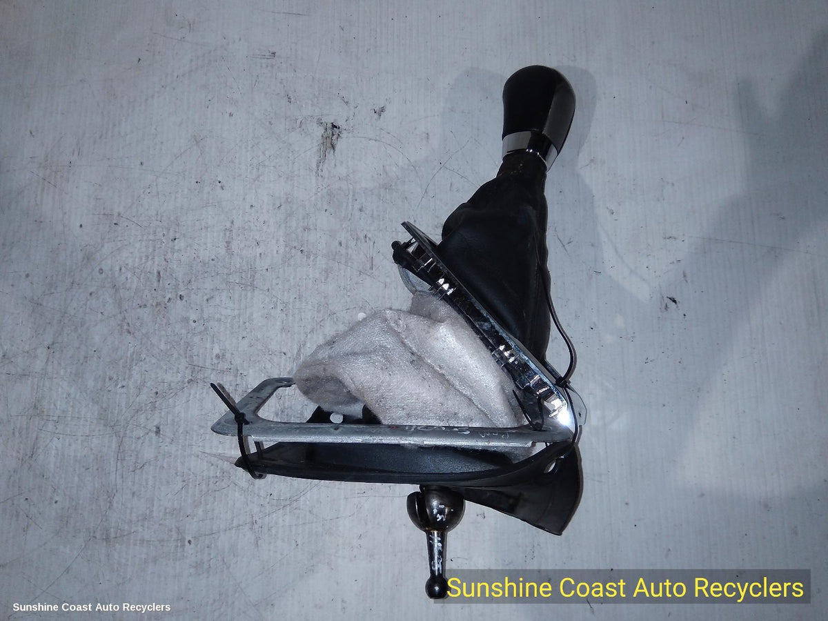 2005-2008 Suzuki Vitara Gear Stick Shifter