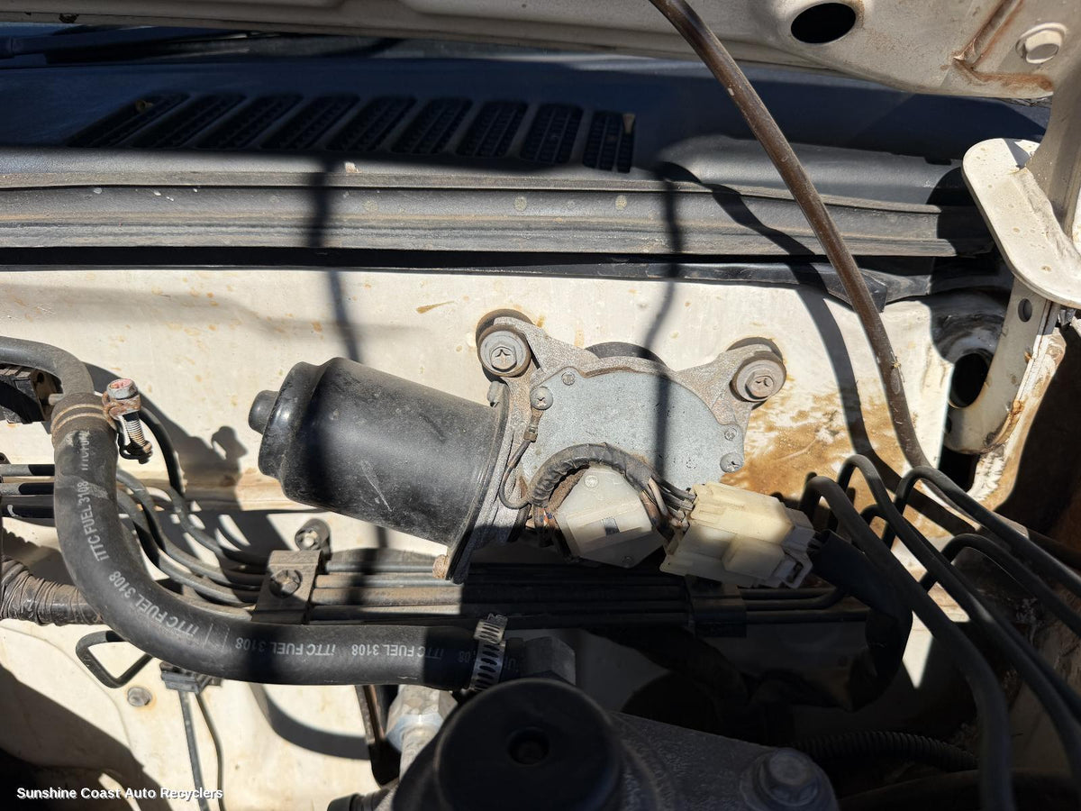 2006-2015 Nissan Navara Wiper Motor