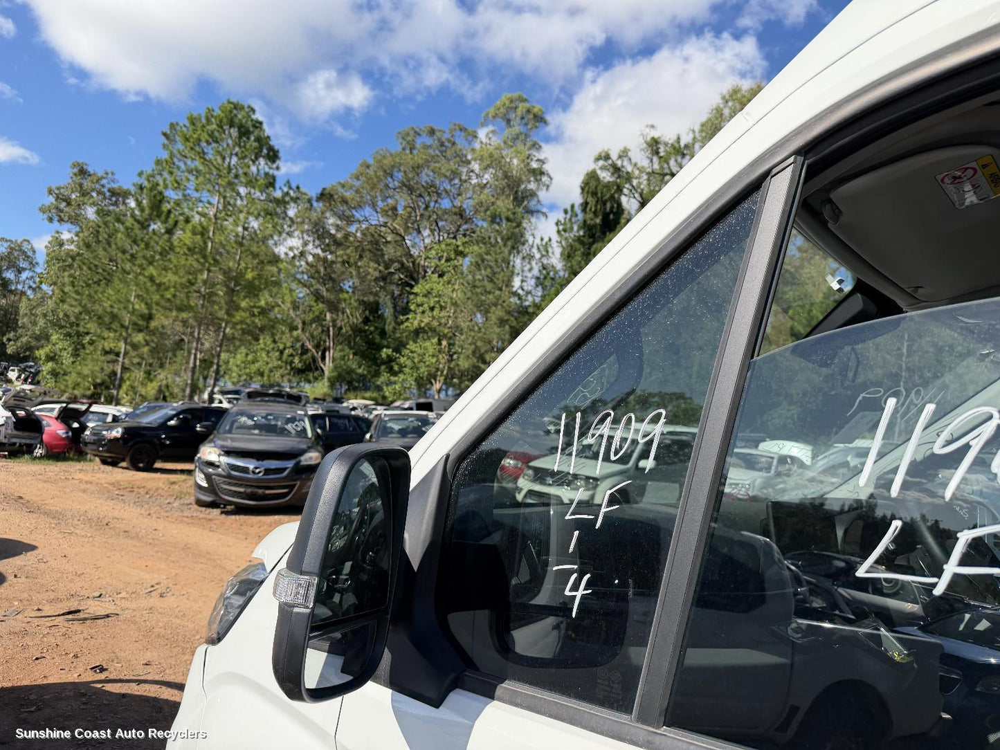 2024 Ldv Deliver 9 Left Front 1 4 Door Glass