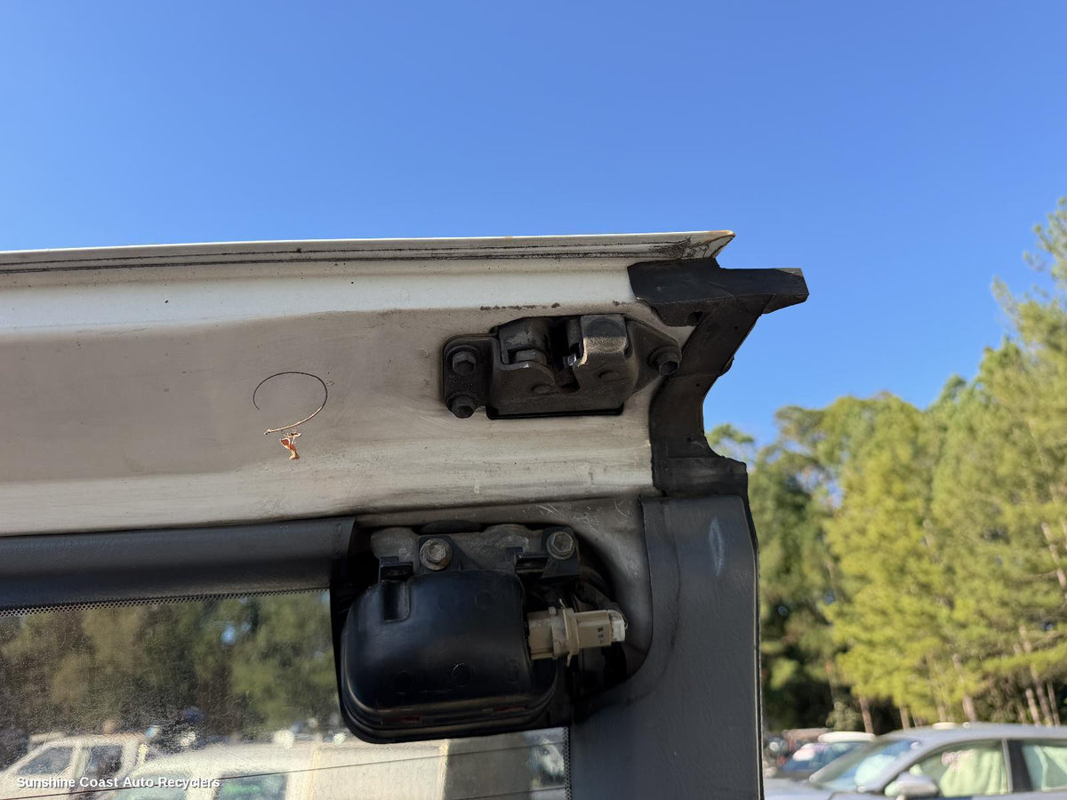 1998-2007 Toyota Landcruiser Door Boot Gate Lock