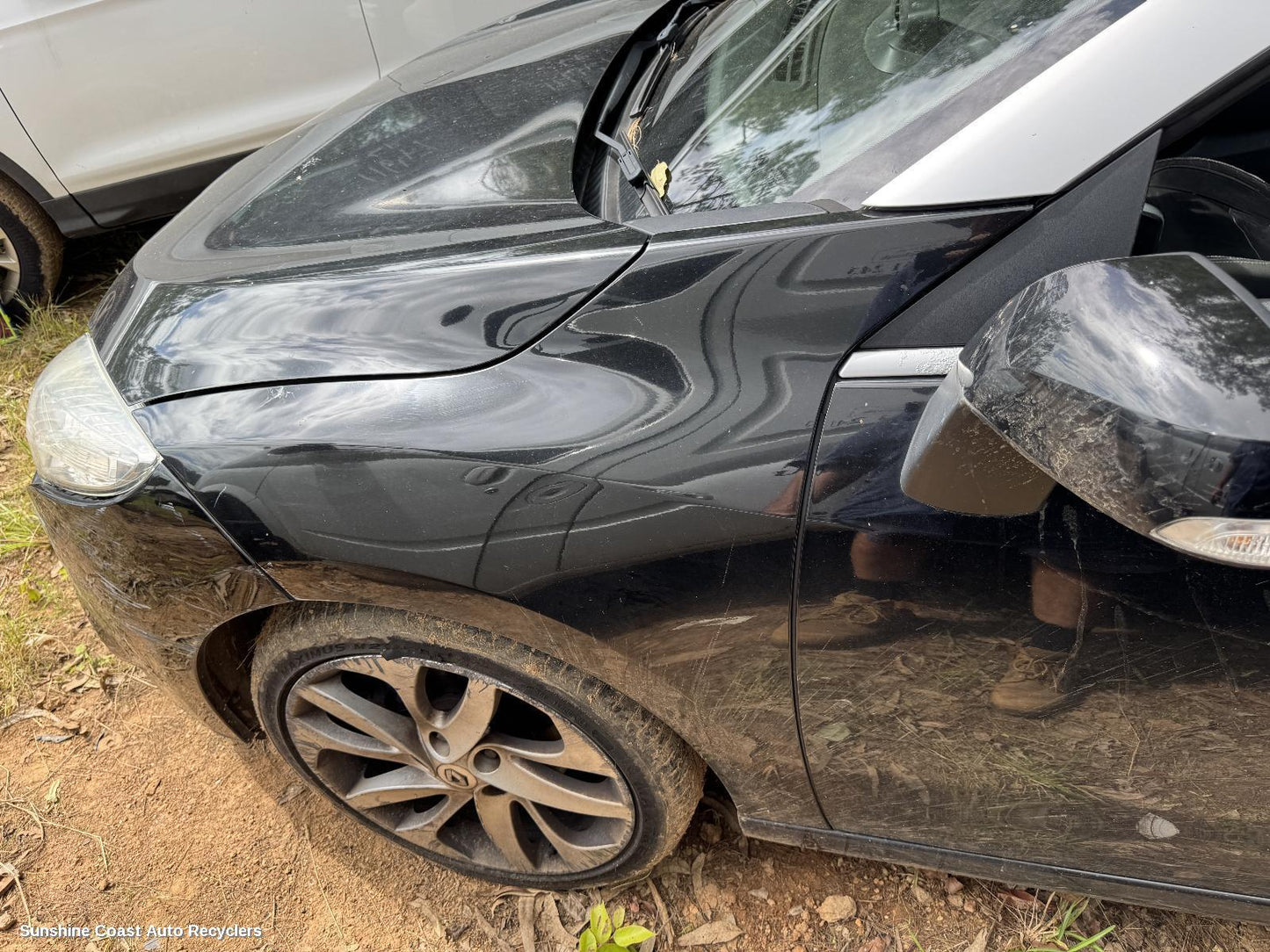 2011 Renault Megane Left Guard