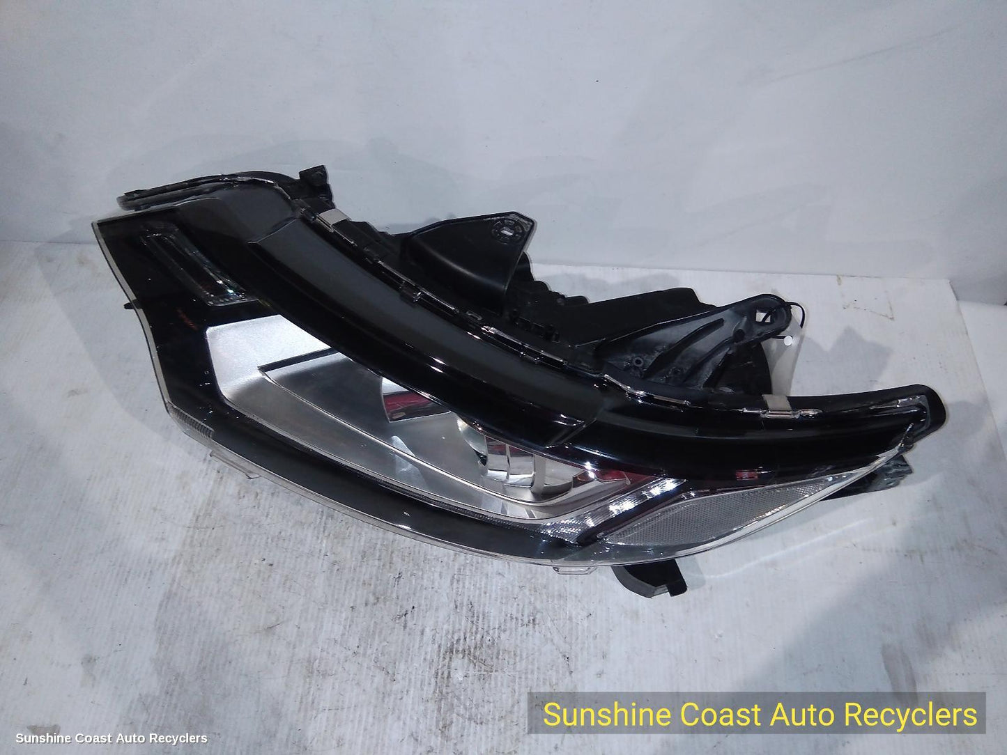 2019 Mitsubishi Outlander Left Headlamp