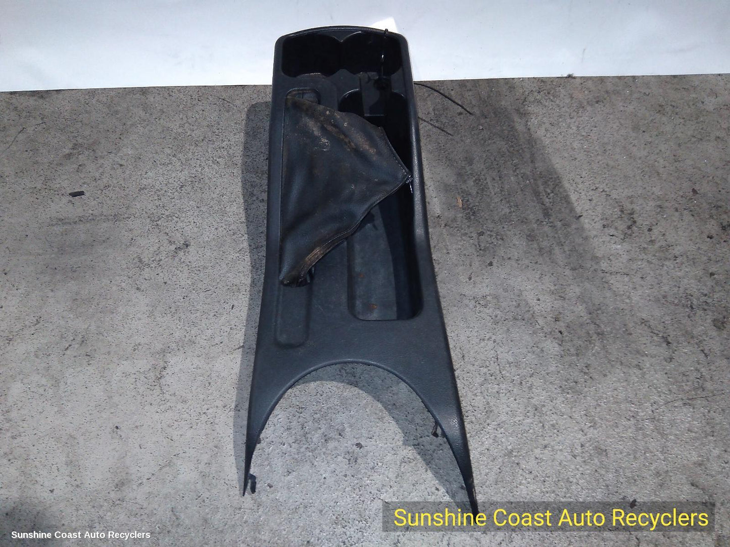 2019 Toyota Hilux Console