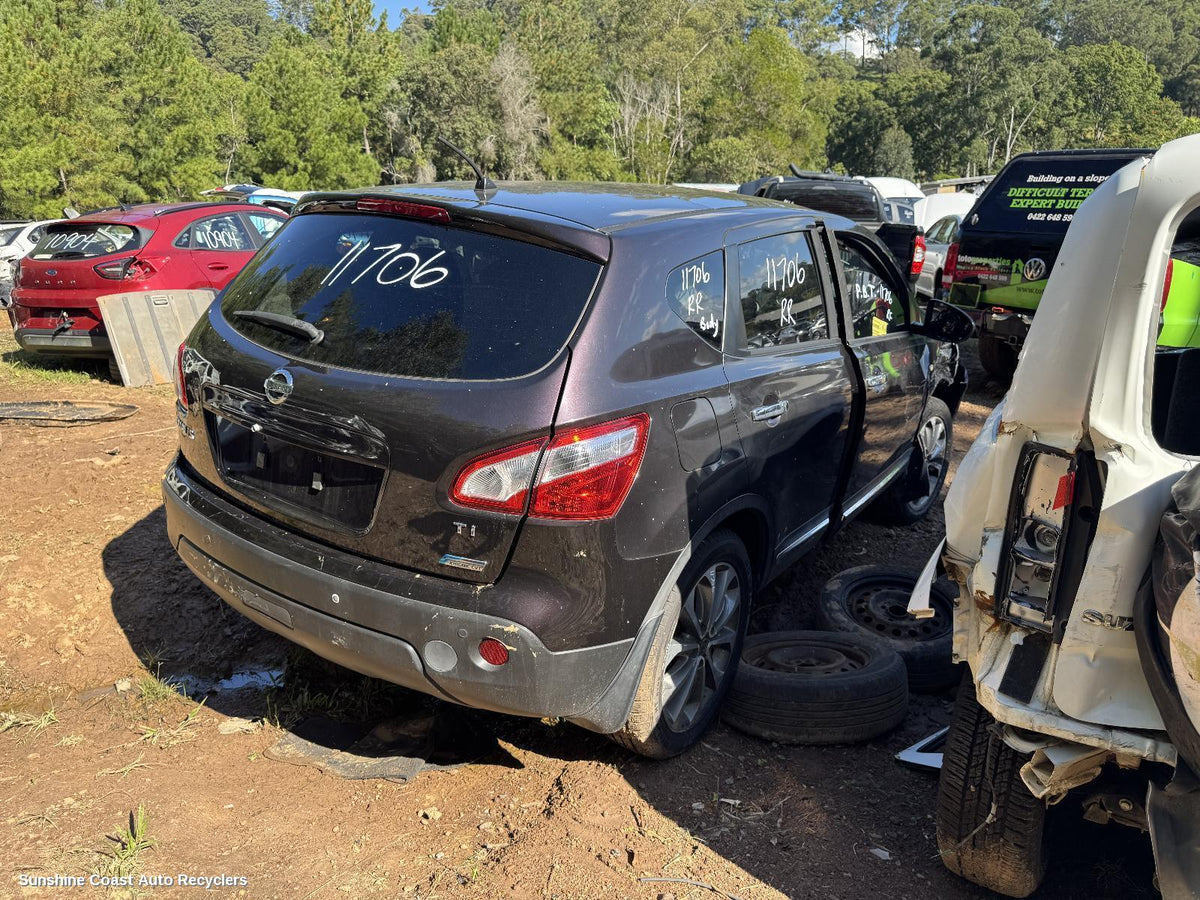 2010-2014 Nissan Dualis Rear Garnish