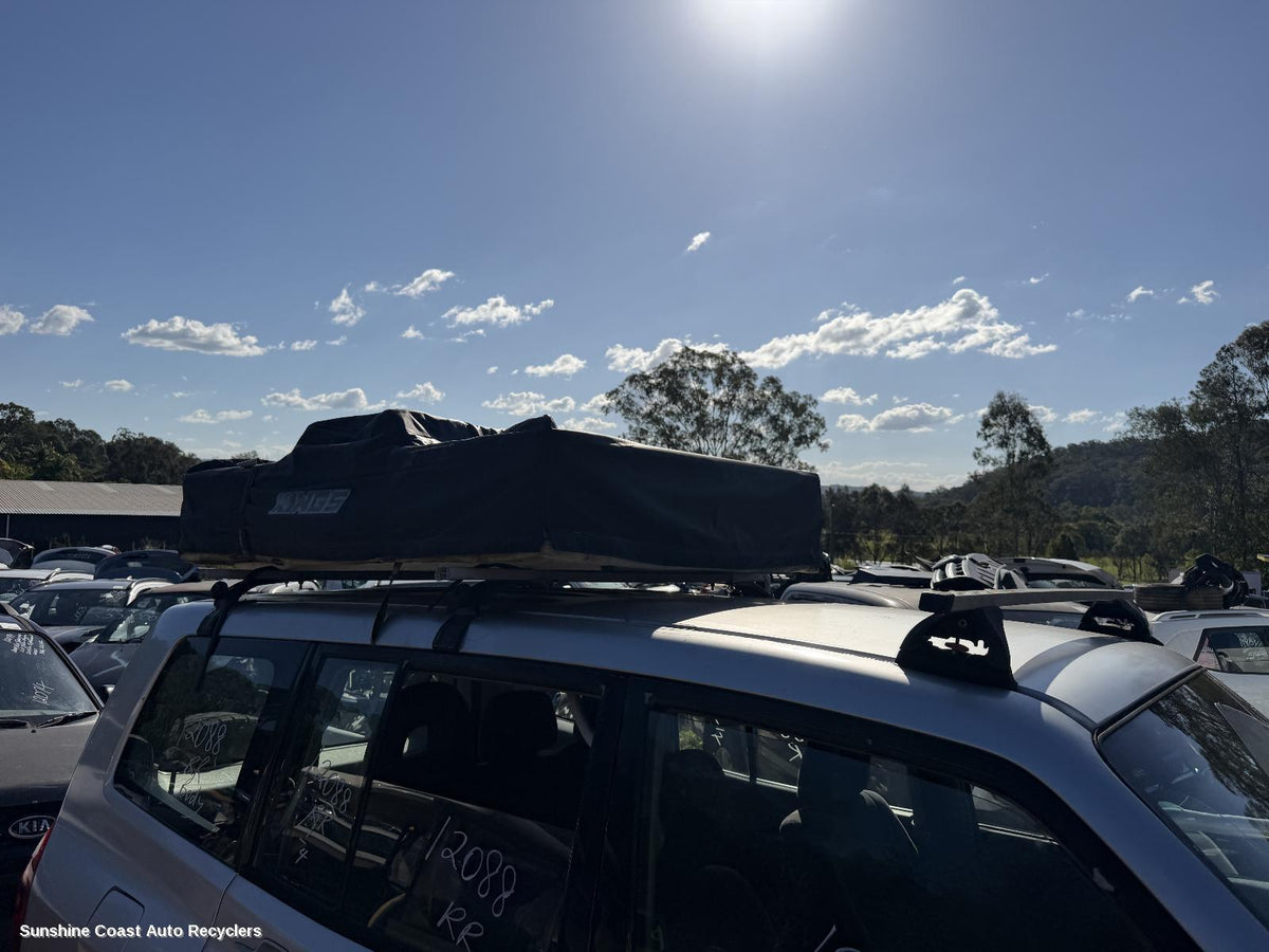 2002-2006 Mitsubishi Pajero Roof Rack Bars