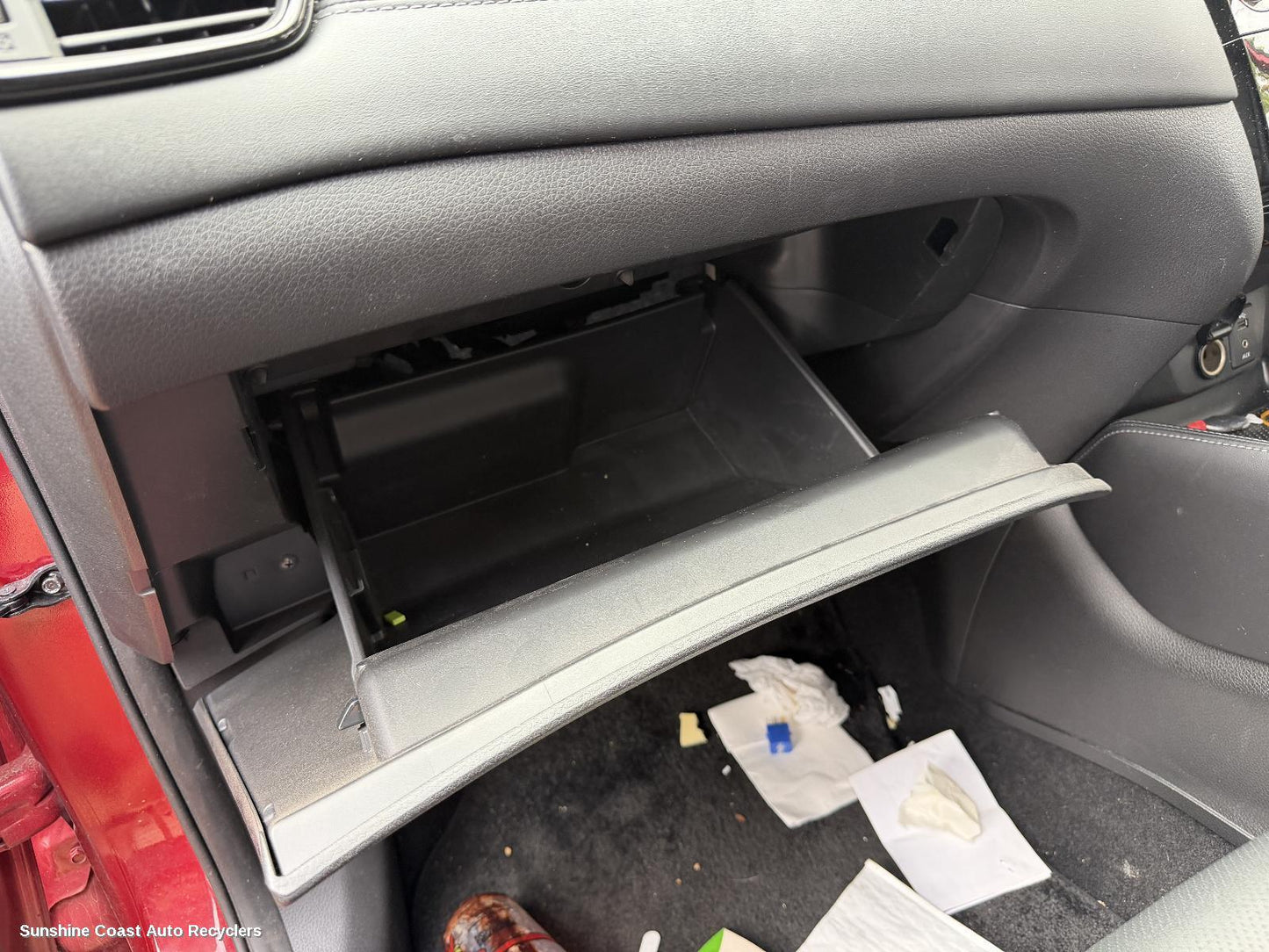 2019 Nissan Xtrail Glove Box