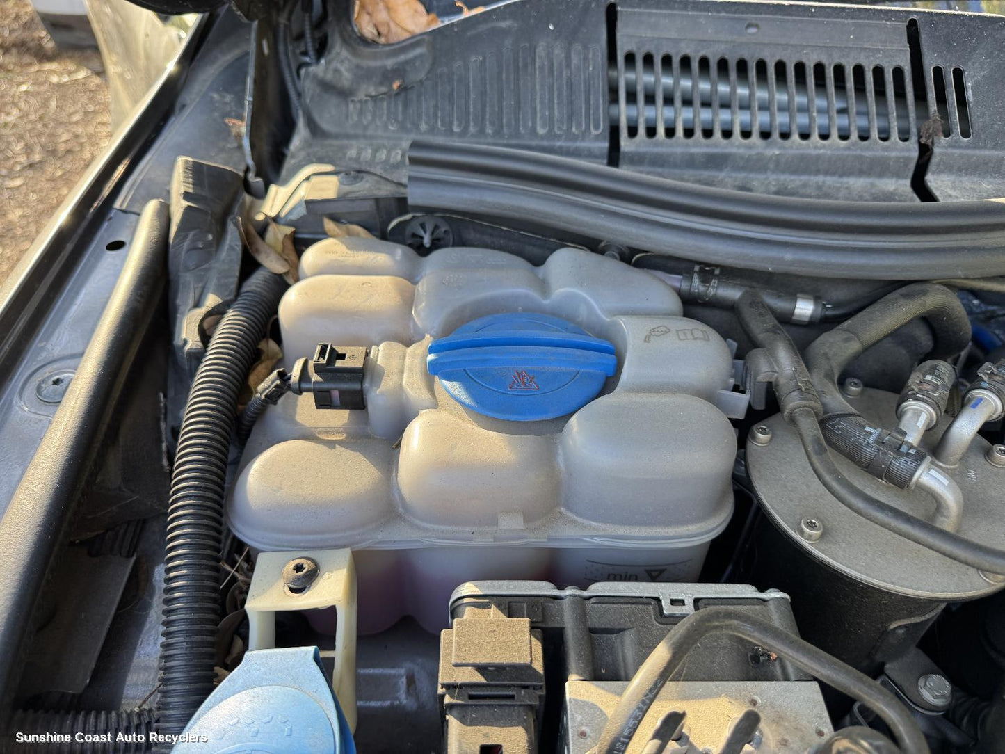 2012 Volkswagen Touareg Overflow Bottle