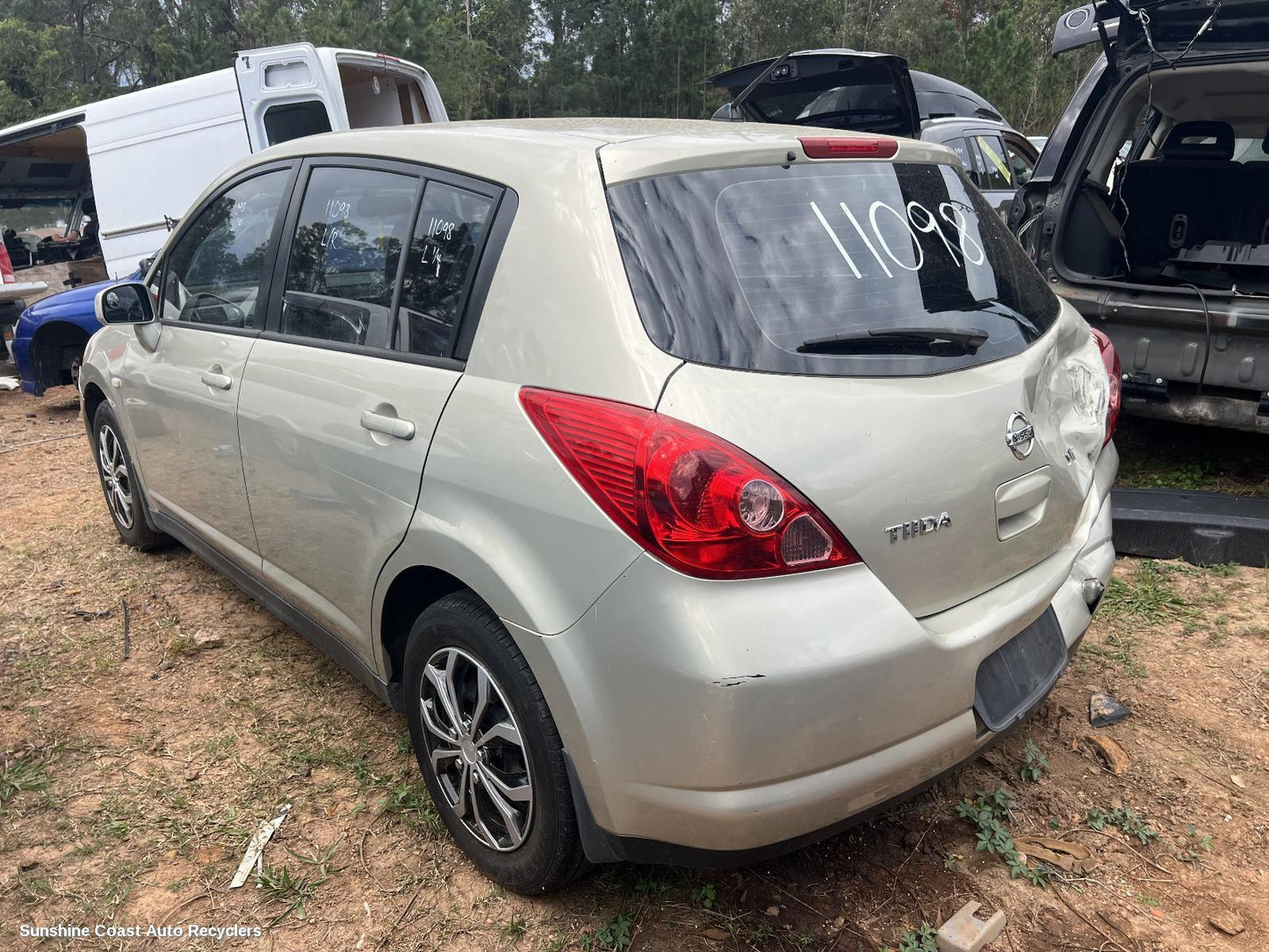 2009 Nissan Tiida Headrest