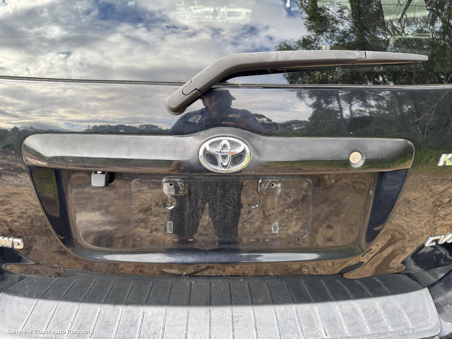 2006 Toyota Kluger Rear Garnish