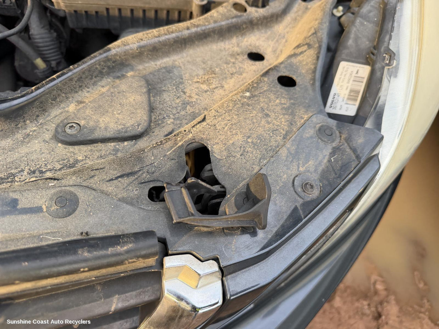 2009-2017 Volvo Xc60 Bonnet Lock Support