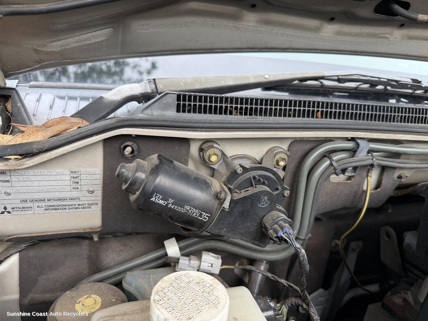 2000-2006 Mitsubishi Pajero Wiper Motor