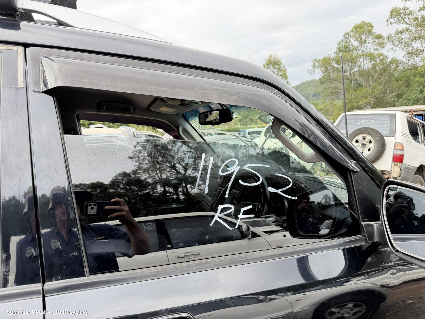2006-2021 Mitsubishi Pajero Right Front Door Window