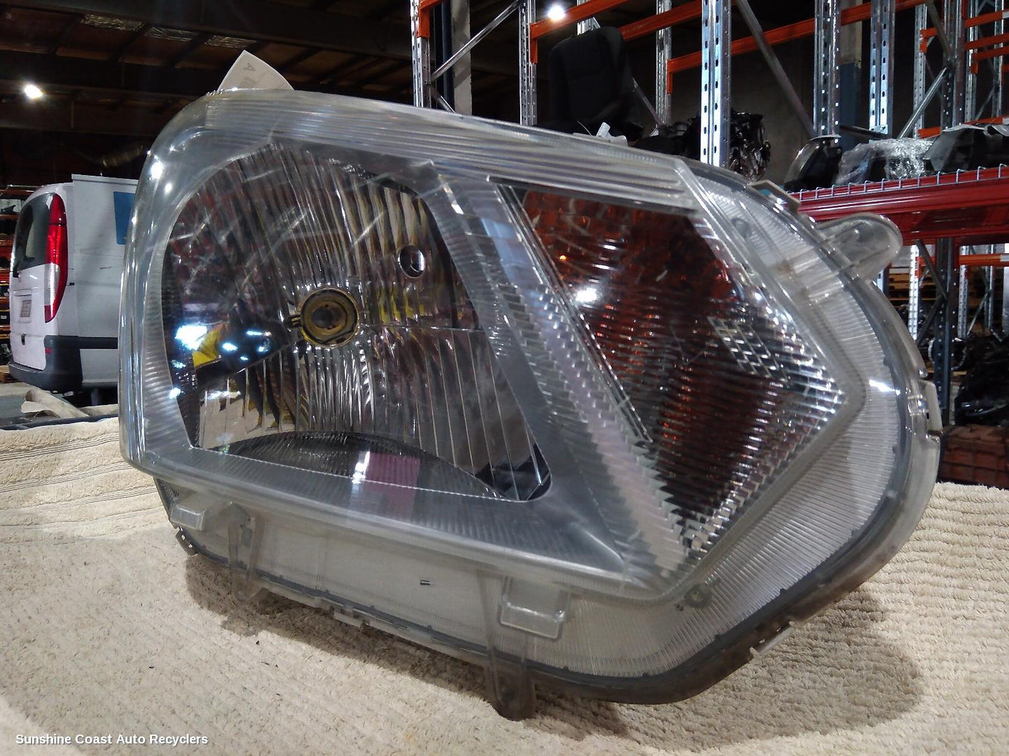 2018 Isuzu Dmax Right Headlamp