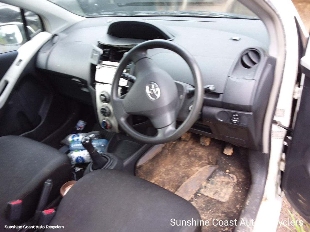 2005-2011 Toyota Yaris Bonnet Lock Support