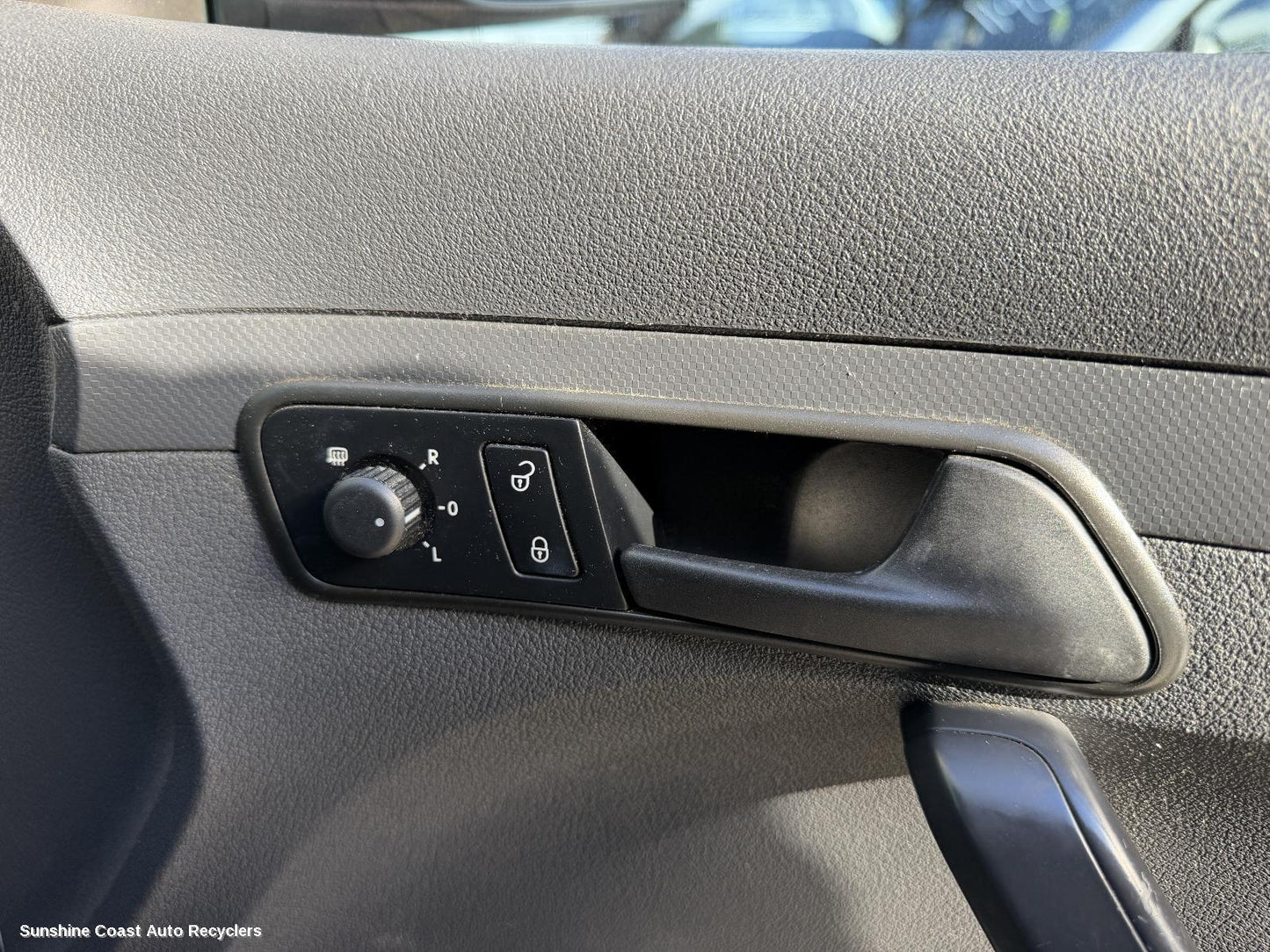 2010-2015 Volkswagen Caddy Misc Switch Relay