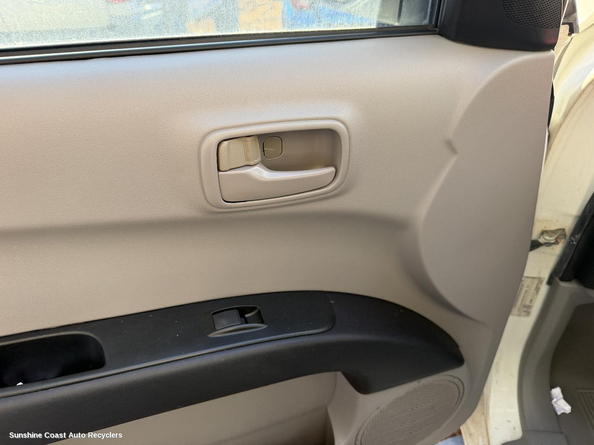 2006-2015 Mitsubishi Triton Pwr Dr Wind Switch