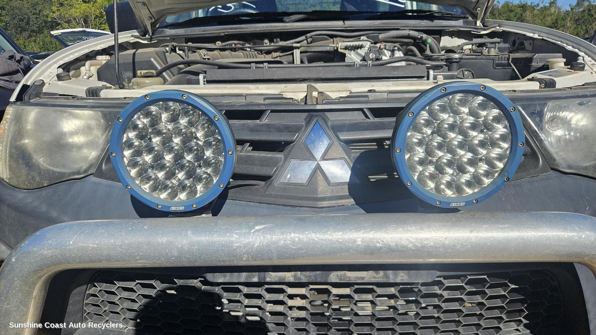 2009-2015 Mitsubishi Triton Grille