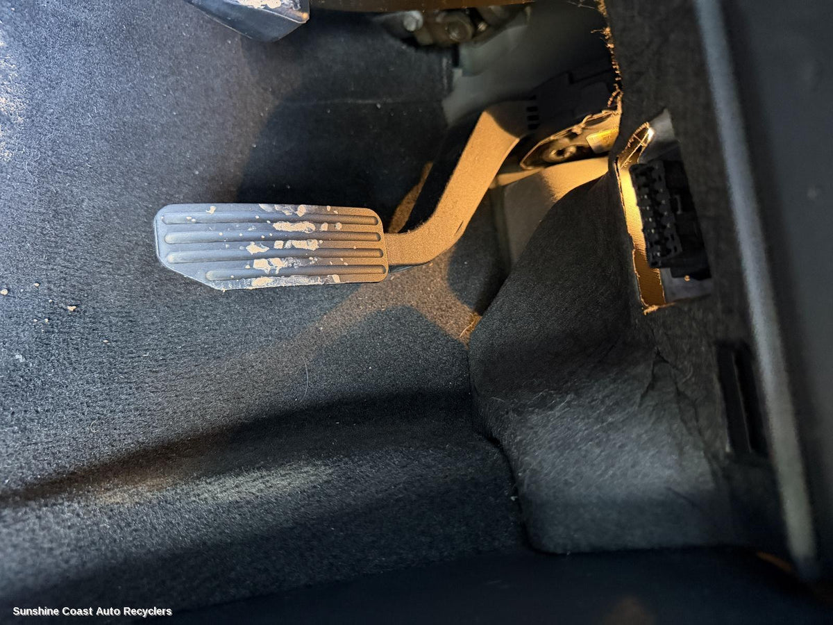 2011-2019 Land Rover Rangerover Evoque Pedal Assembly