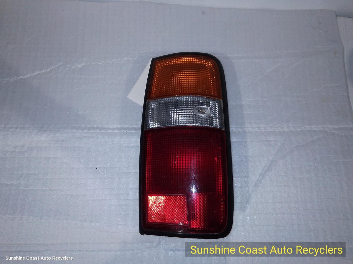 1990-1998 Toyota Landcruiser Right Taillight