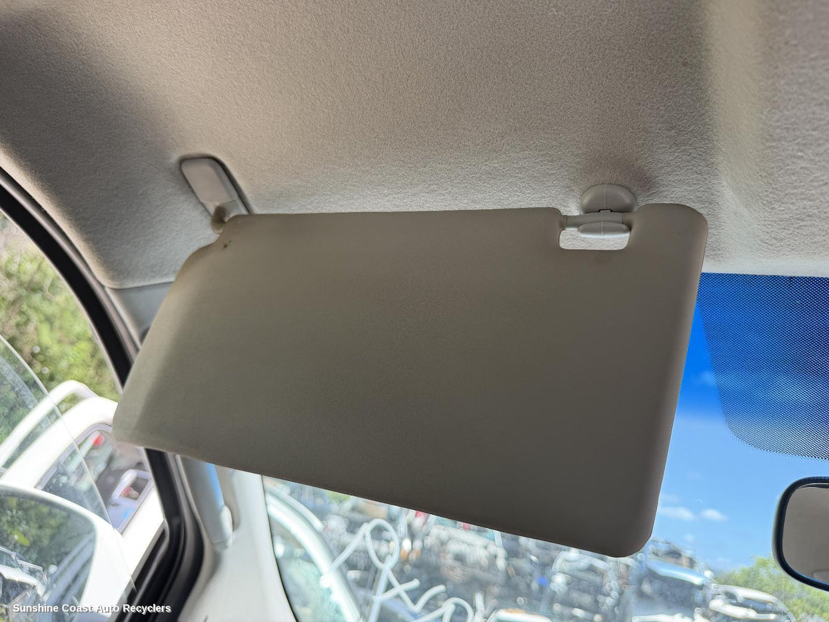 2005-2015 Nissan Navara Sunvisor