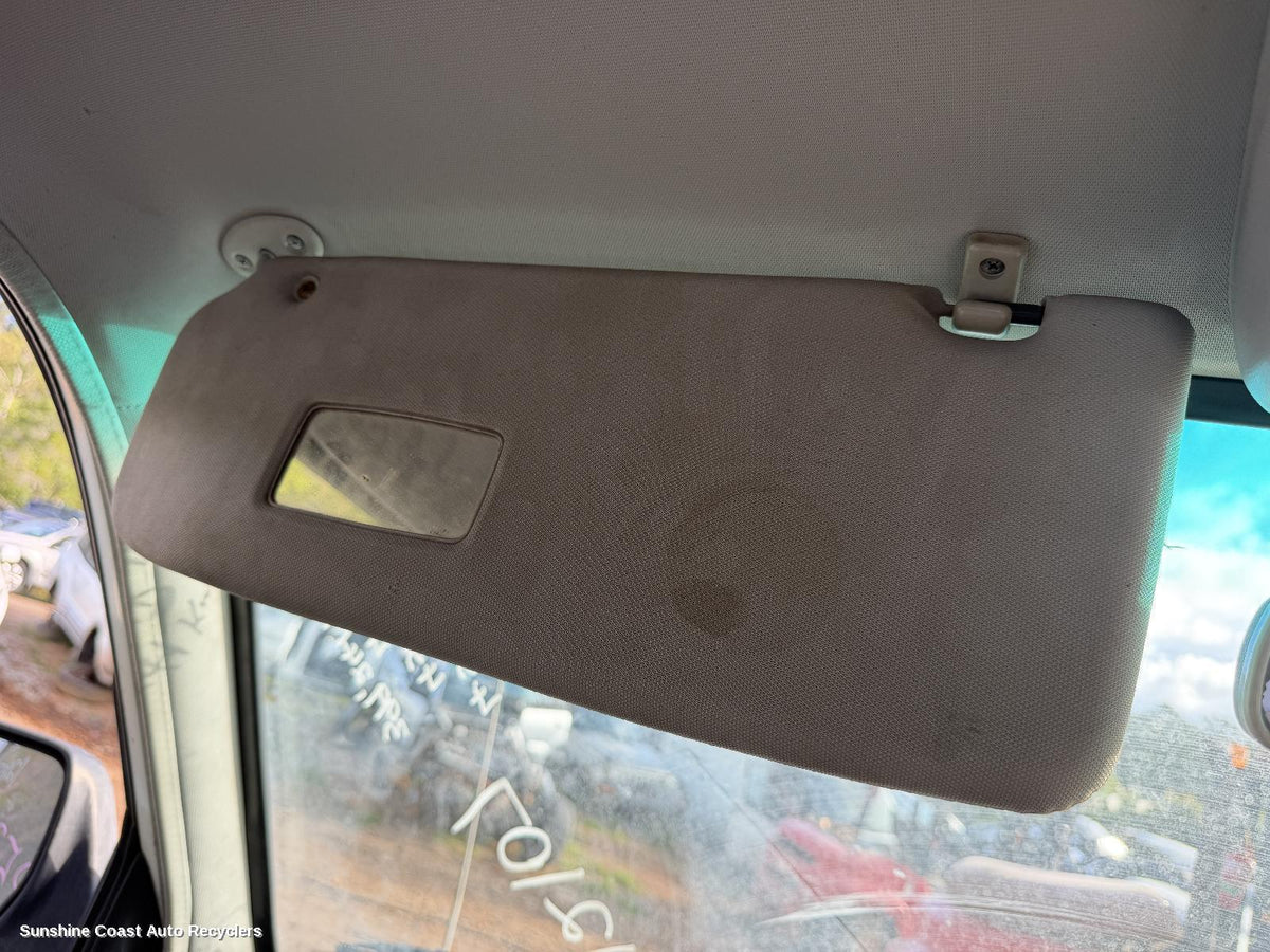 1990-1998 Toyota Landcruiser Sunvisor