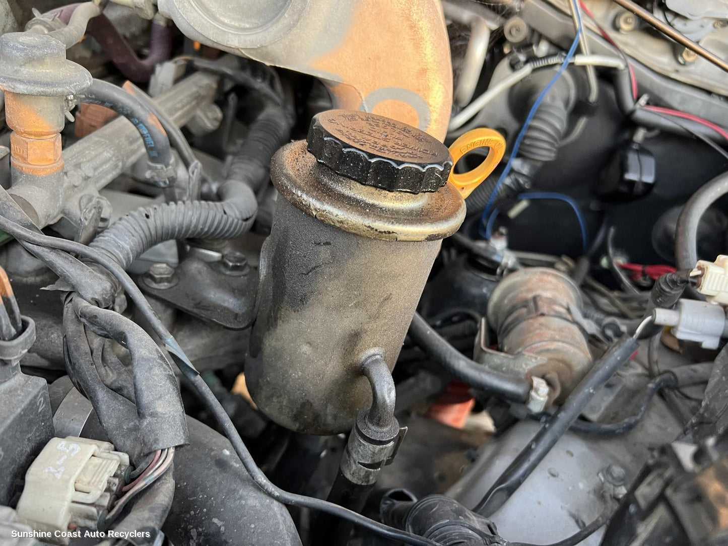 1998 Toyota Landcruiser P S Reservoir
