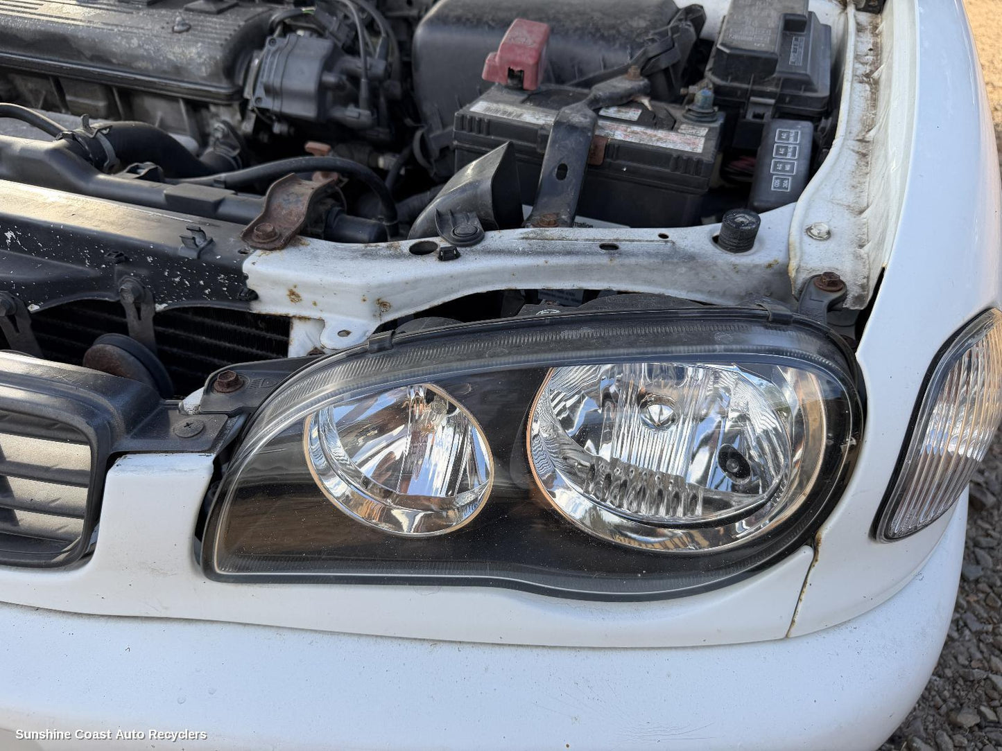 1999-2001 Toyota Corolla Left Headlamp