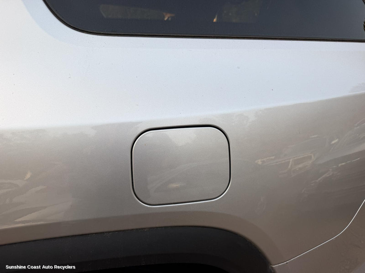 2018-2020 Holden Acadia Fuel Door   Filler
