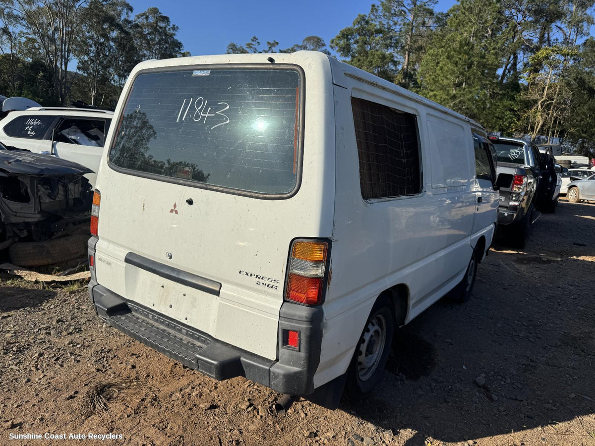 1994-2013 Mitsubishi L300 Front Seat
