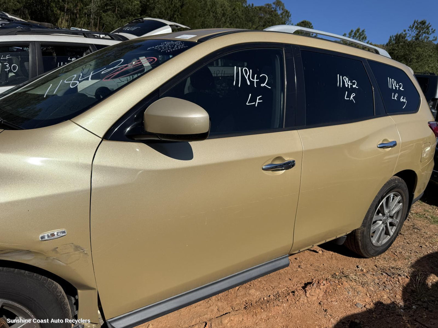 2014 Nissan Pathfinder Left Front Door