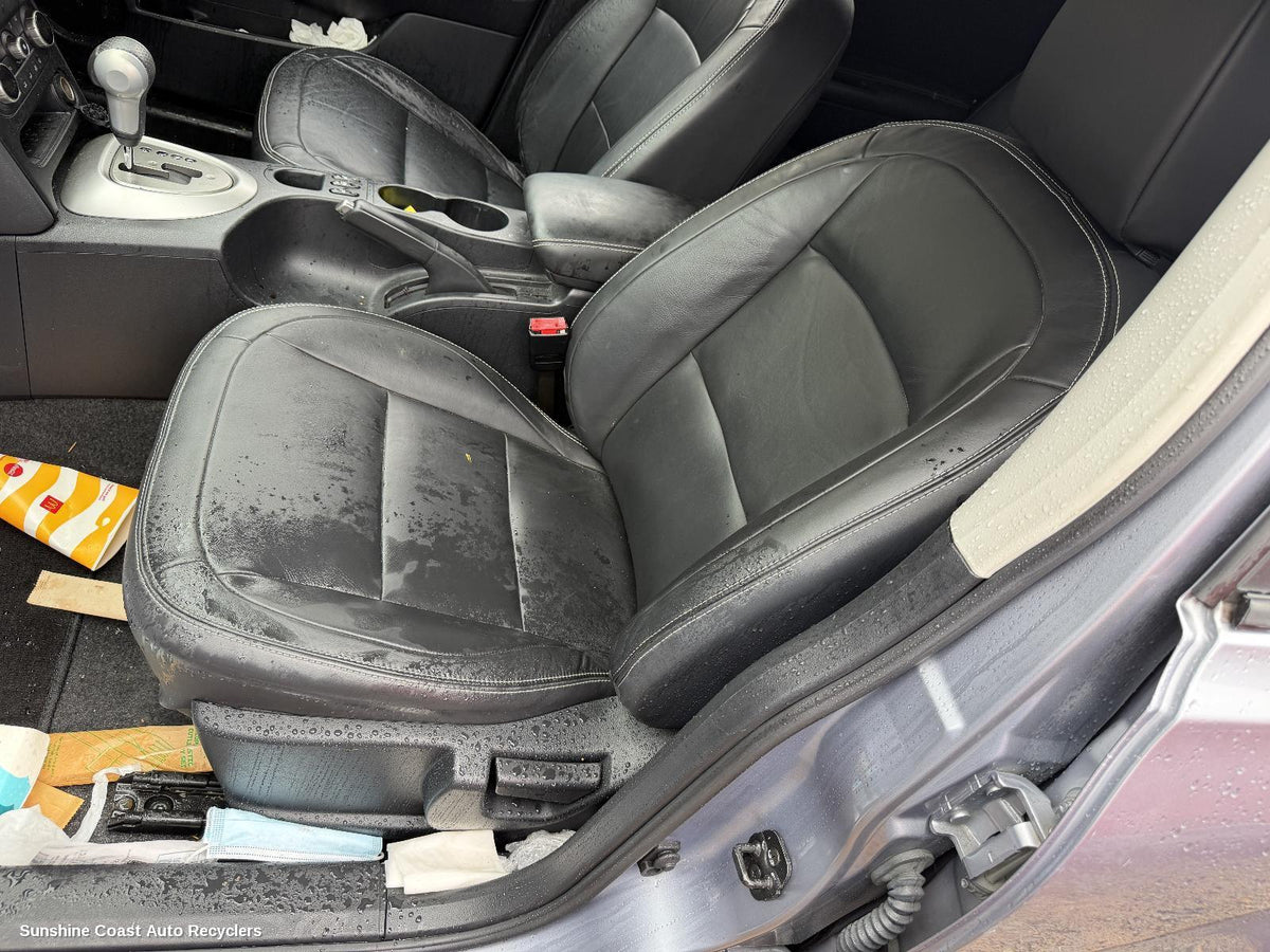 2007-2014 Nissan Dualis Front Seat