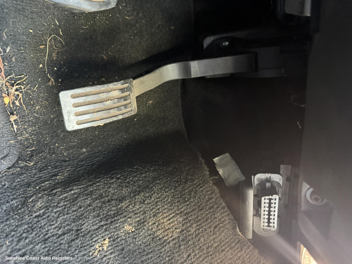 2013-2019 Volvo S40 Pedal Assembly