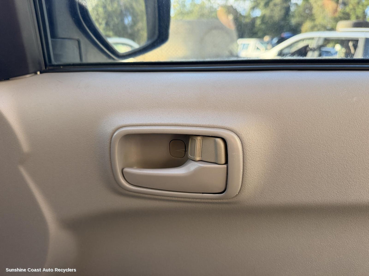 2006-2015 Mitsubishi Triton Door Handle
