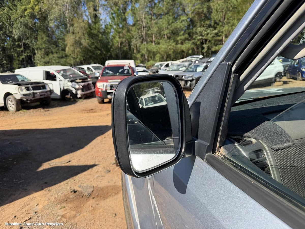 2000-2006 Mitsubishi Pajero Left Door Mirror