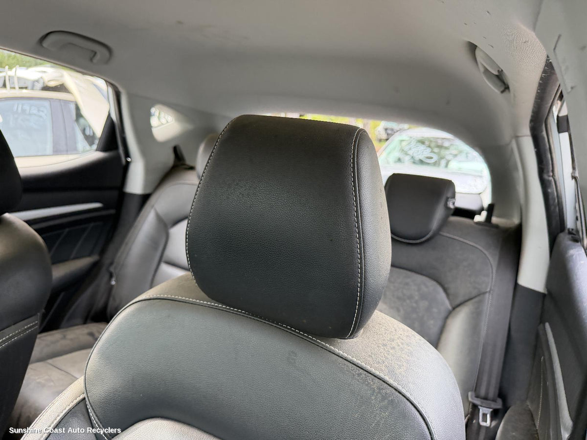 2017-2025 Mg Zs Headrest