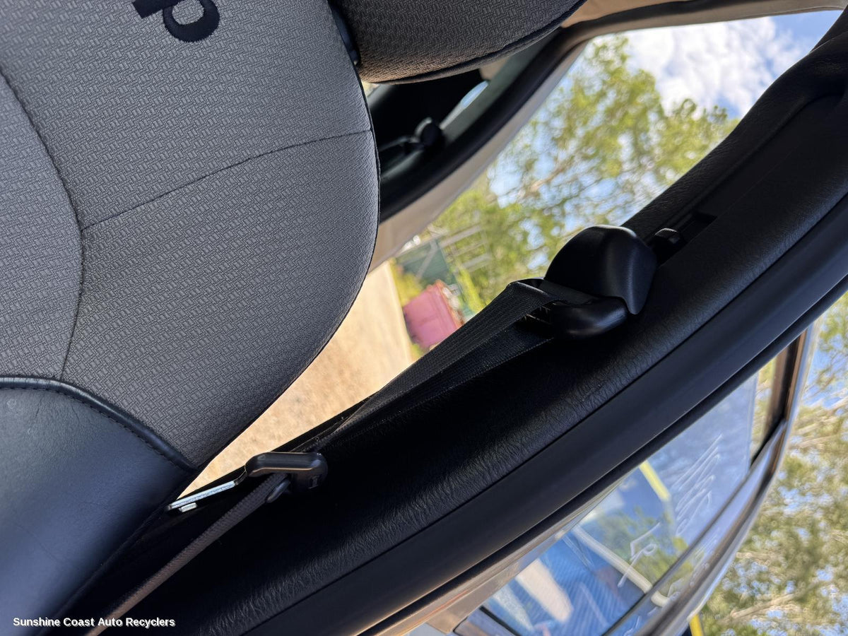 2001-2007 Jeep Cherokee Seatbelt Stalk