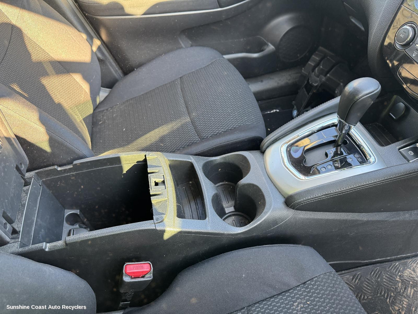 2015 Nissan Qashqai Console