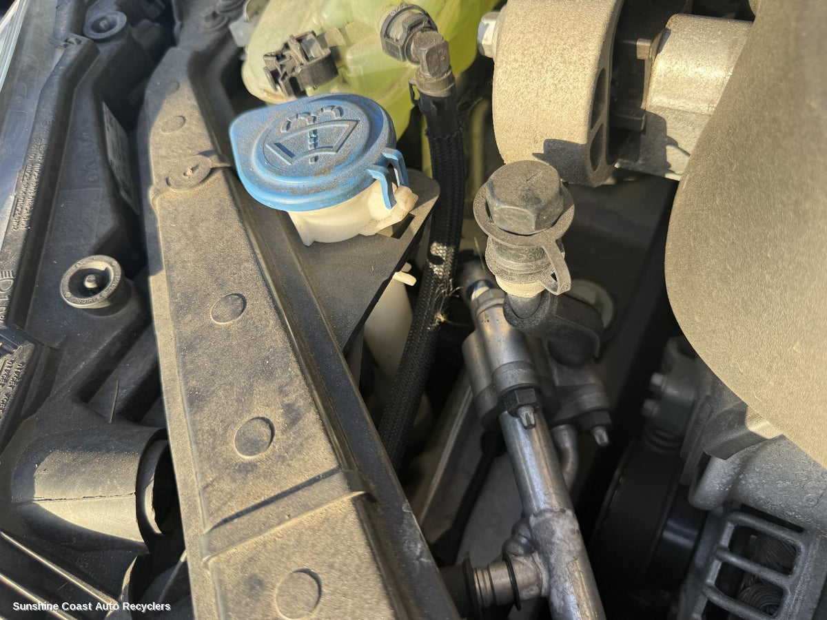 2013-2019 Volvo S40 Washer Bottle