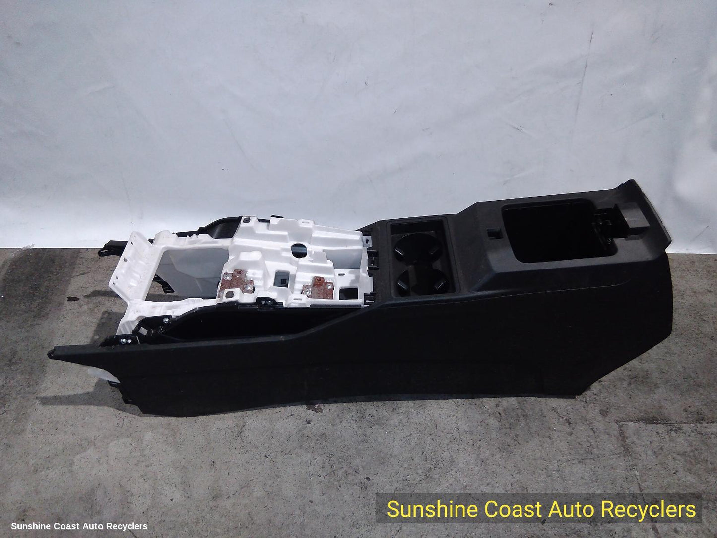 2021-2026 Mitsubishi Outlander Console