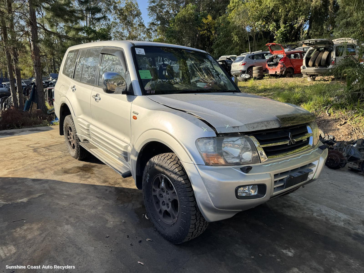 2000-2002 Mitsubishi Pajero Side Step Skirt