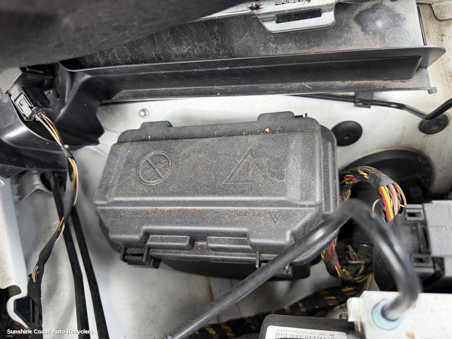 2012 Bmw 3 Series Fuse Box