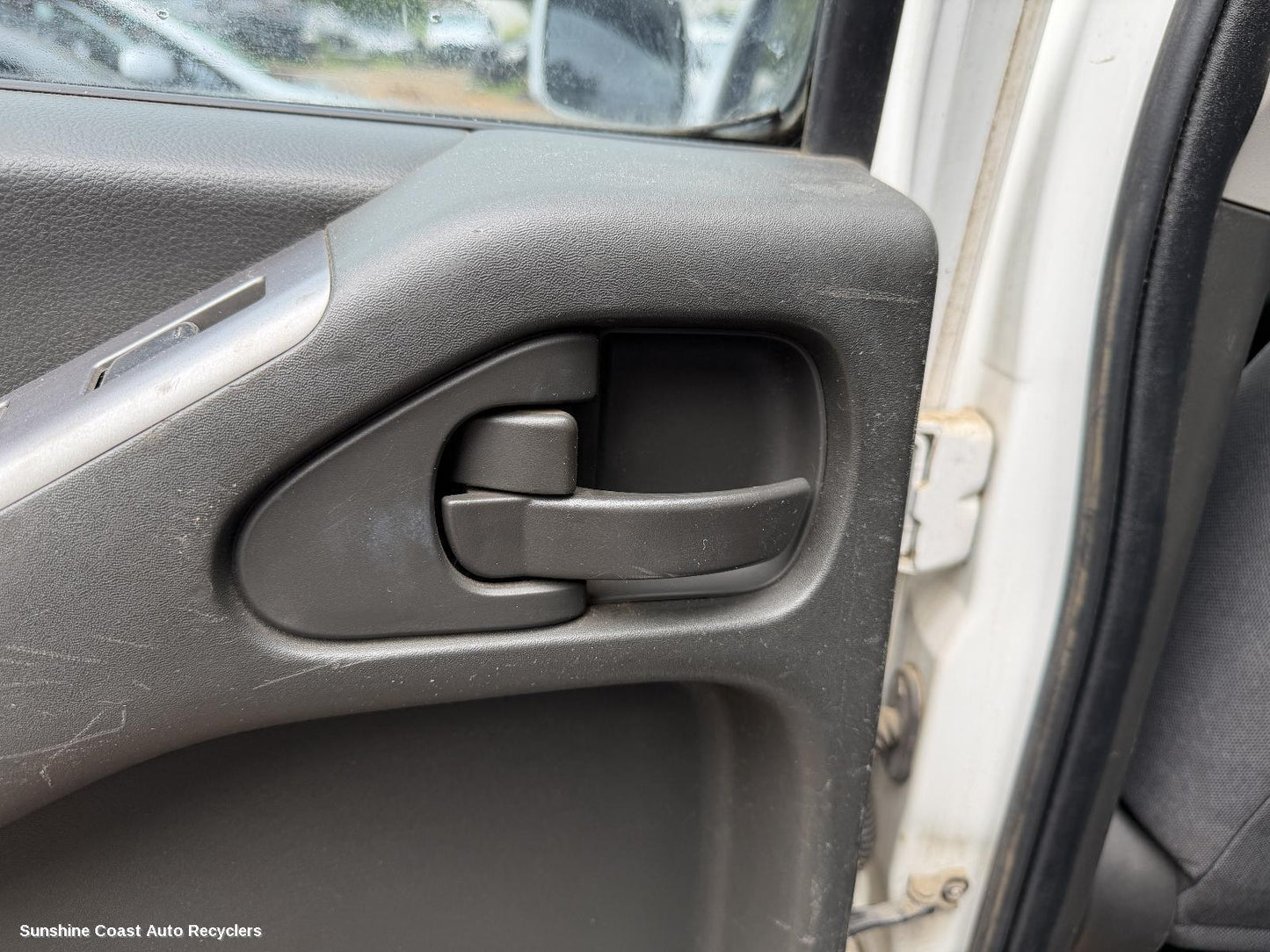 2011 Nissan Navara Door Handle