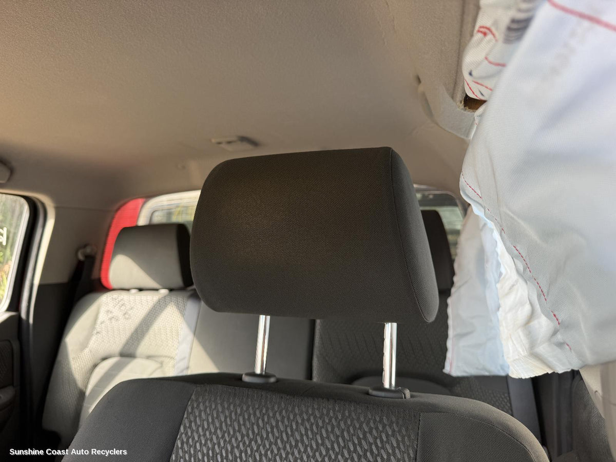 2005-2015 Nissan Navara Headrest