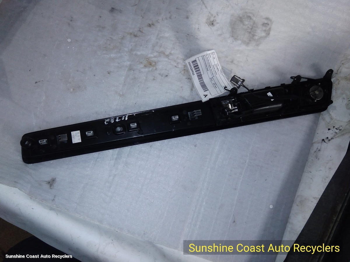 2010-2018 Volkswagen Touareg Door Handle