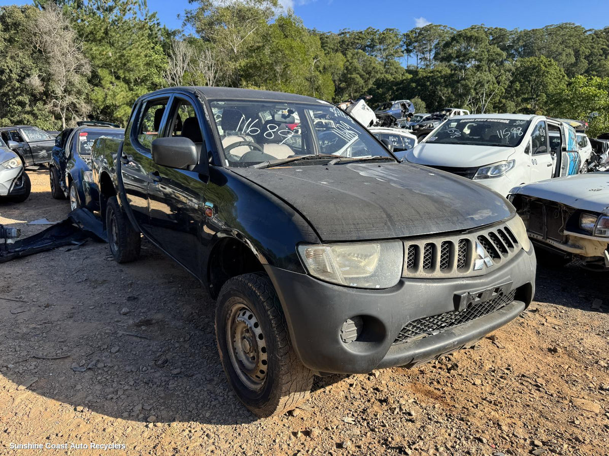 2006-2009 Mitsubishi Triton Bonnet