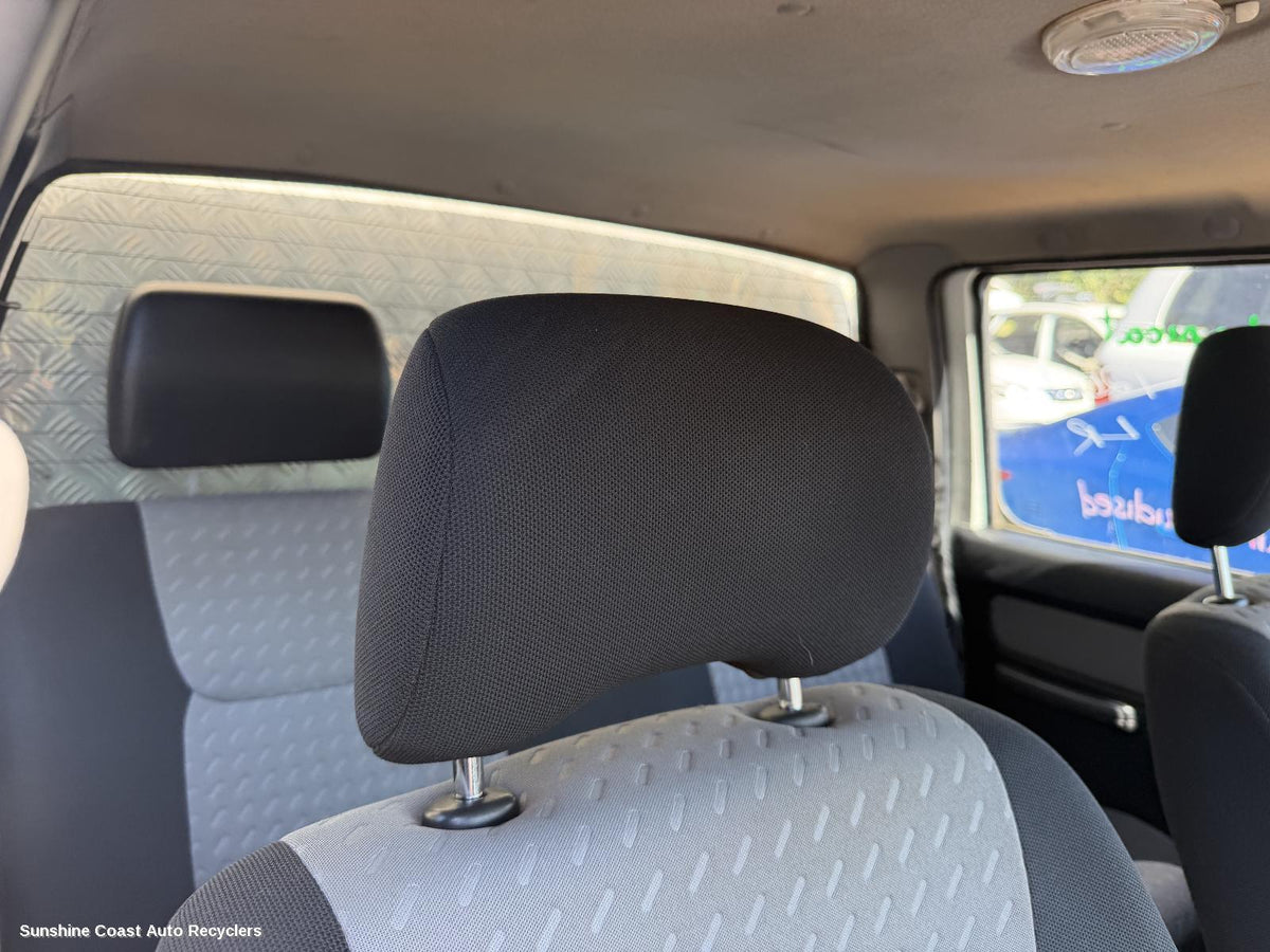 2001-2015 Nissan Navara Headrest