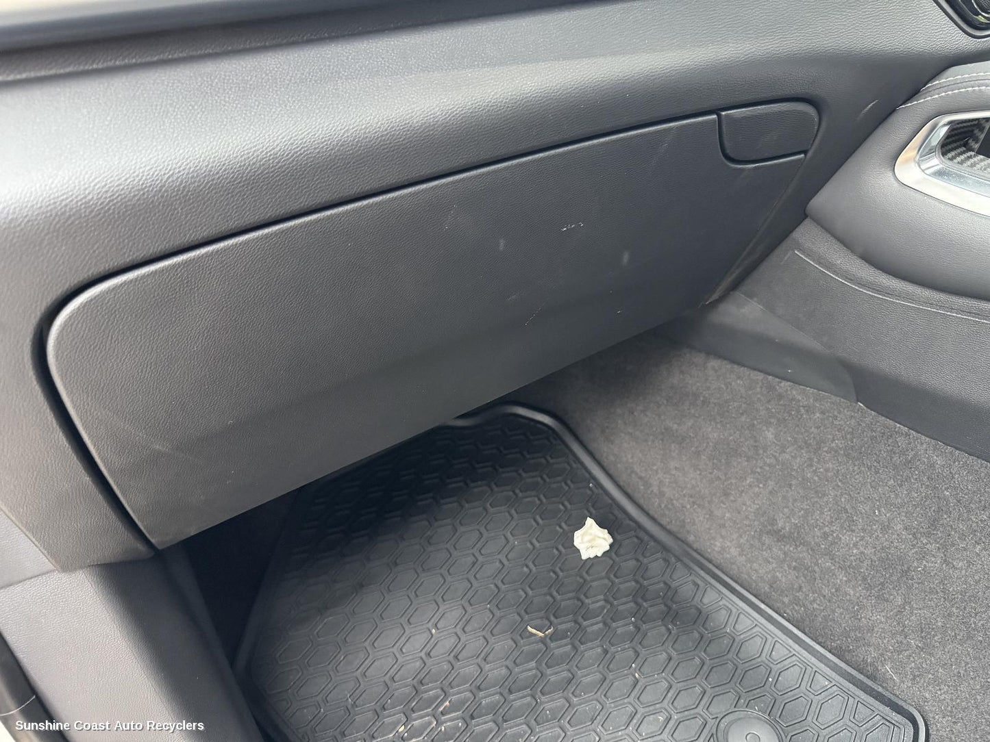 2022 Ldv D90 Glove Box