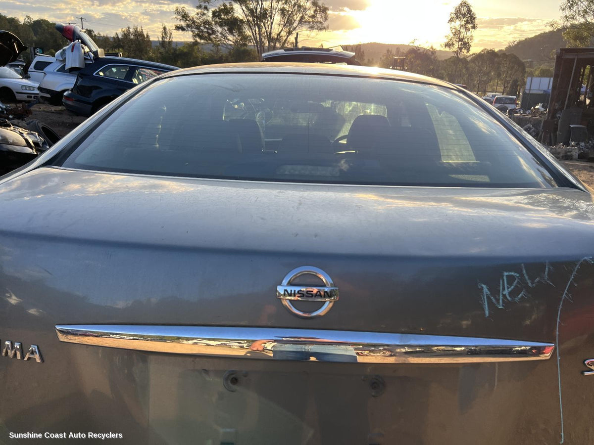 2003-2009 Nissan Maxima Rear Garnish