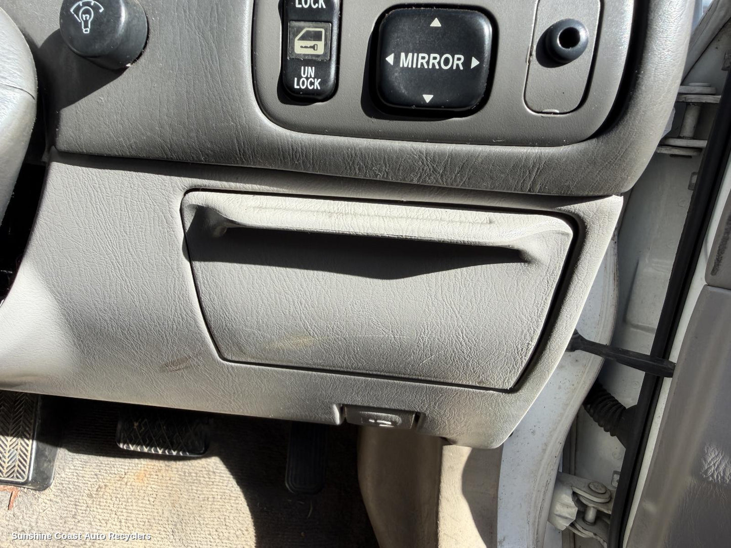 1998-2001 Toyota Corolla Glove Box